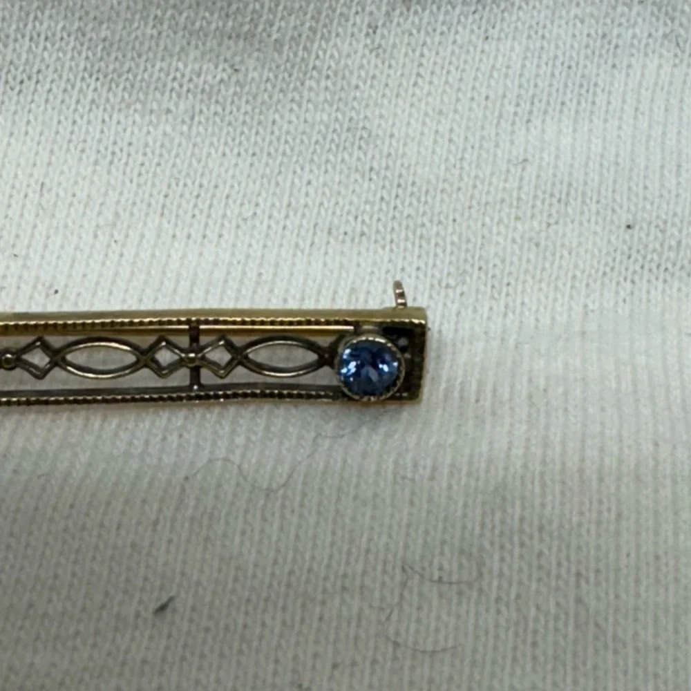 Antique Art Deco Solid 14K Gold and Blue Topaz Bar Pin - Picture 11 of 14